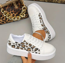 LEOPARD LACE-UPS